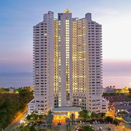 D Varee Jomtien Beach, Pattaya Εξωτερικό φωτογραφία The Royal