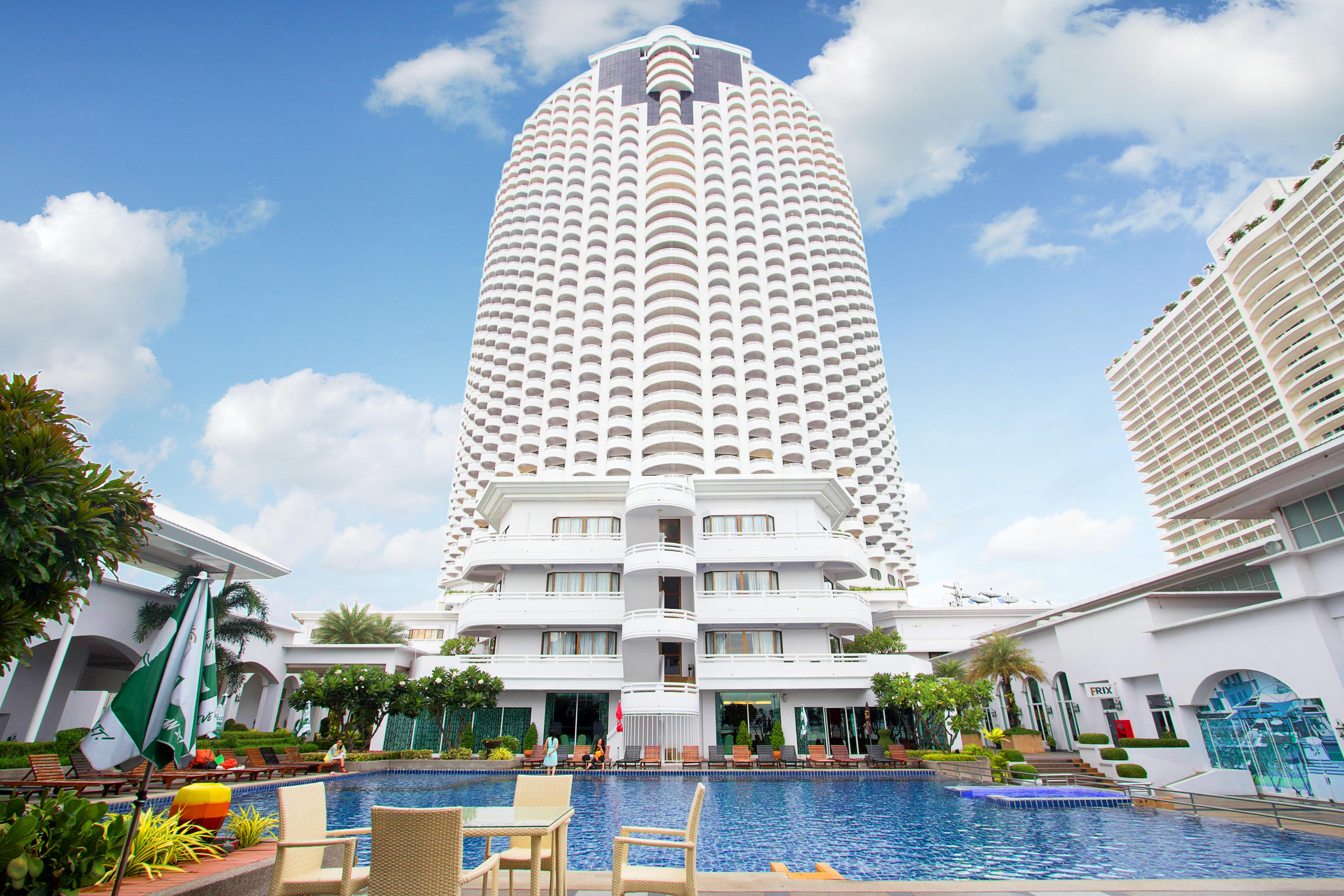 D Varee Jomtien Beach, Pattaya Εξωτερικό φωτογραφία Royal Paragon Hotel