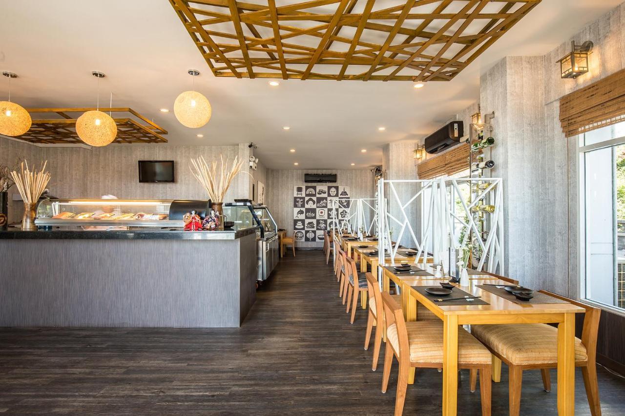 D Varee Jomtien Beach, Pattaya Εξωτερικό φωτογραφία Interior of a restaurant in the Philippines