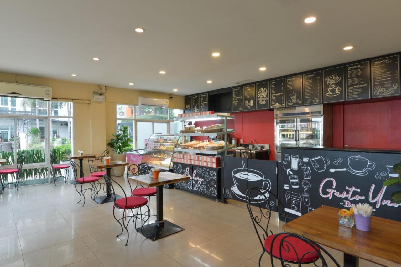 D Varee Jomtien Beach, Pattaya Εξωτερικό φωτογραφία A café in Bangkok, Thailand