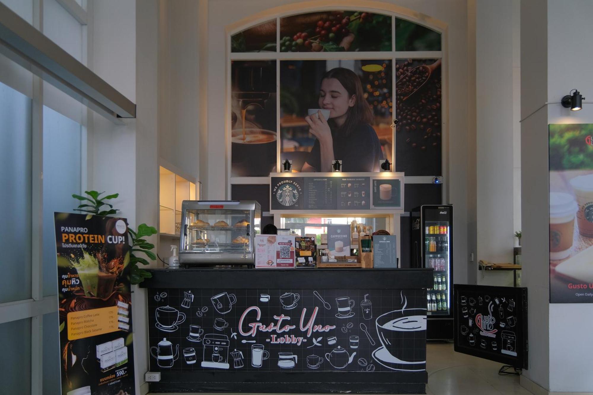 D Varee Jomtien Beach, Pattaya Εξωτερικό φωτογραφία A coffee shop in the airport